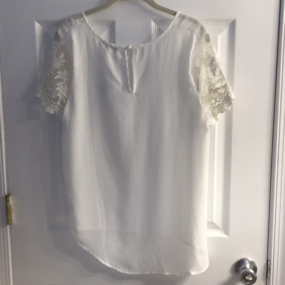 NWT Papermoon Lace Sleeve Blouse - Picture 4 of 5